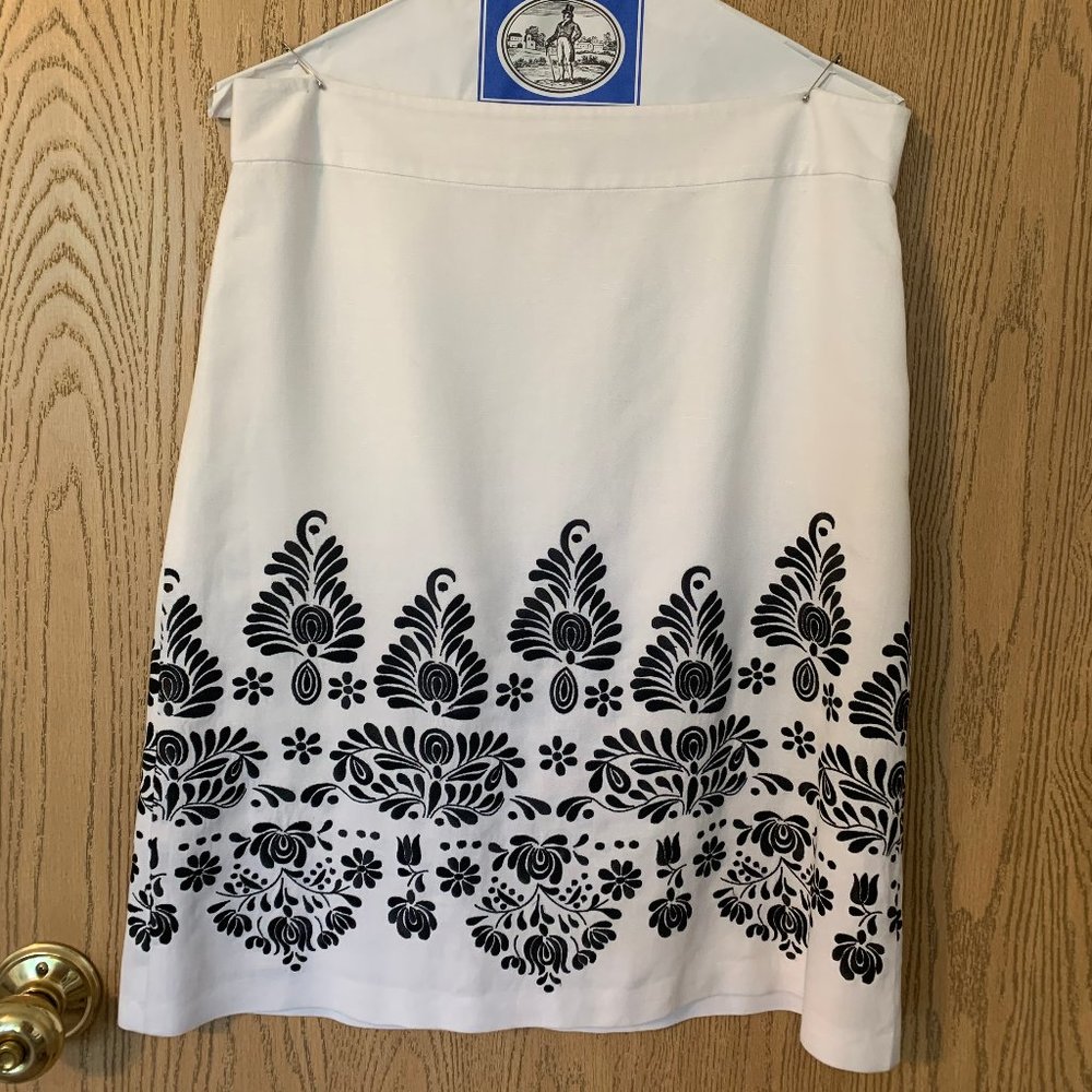 Ann Taylor Loft Petites Embroidered Pencil Skirt